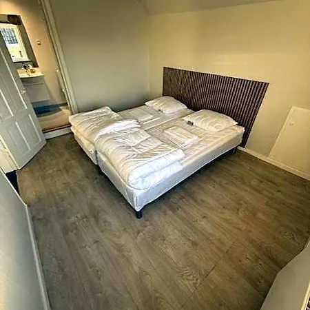 Folsted - Vaerelse 204 Med Eget Badevaerelse Og Fri Parkering Hotell Bjergby
